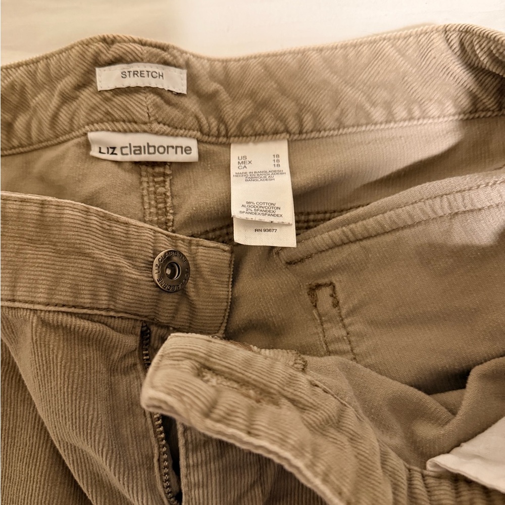 Liz Claiborne Men's Corduroy Pants in Tan